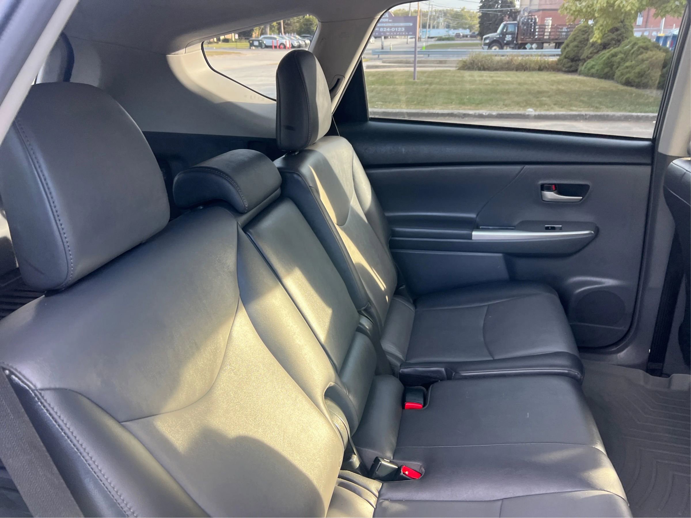 Used 2013 Toyota Prius V Five image 26