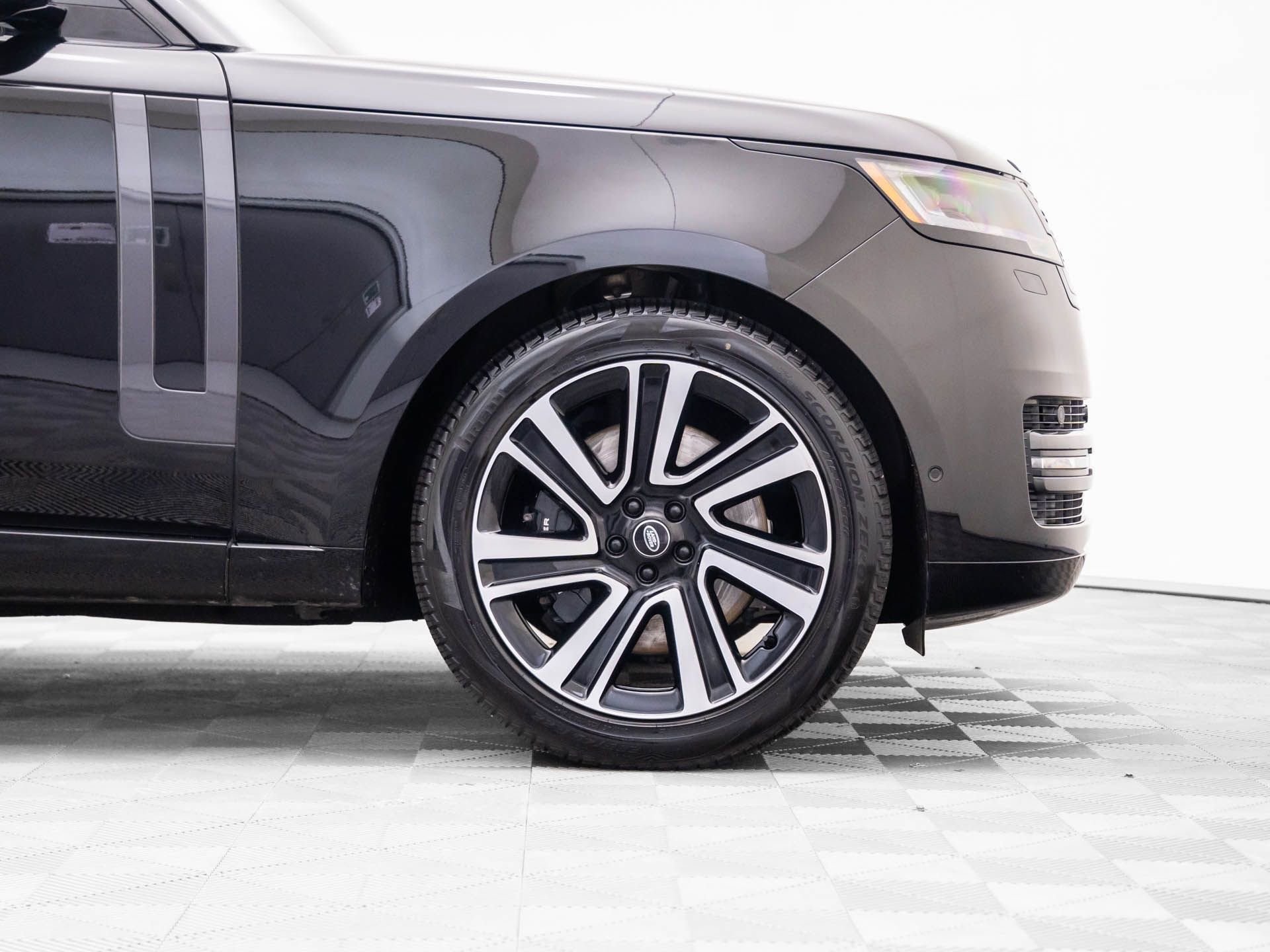 Used 2023 Land Rover Range Rover SE image 29