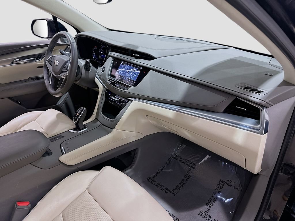 Used 2018 Cadillac XT5 Luxury w/ Driver Awareness Package image 31