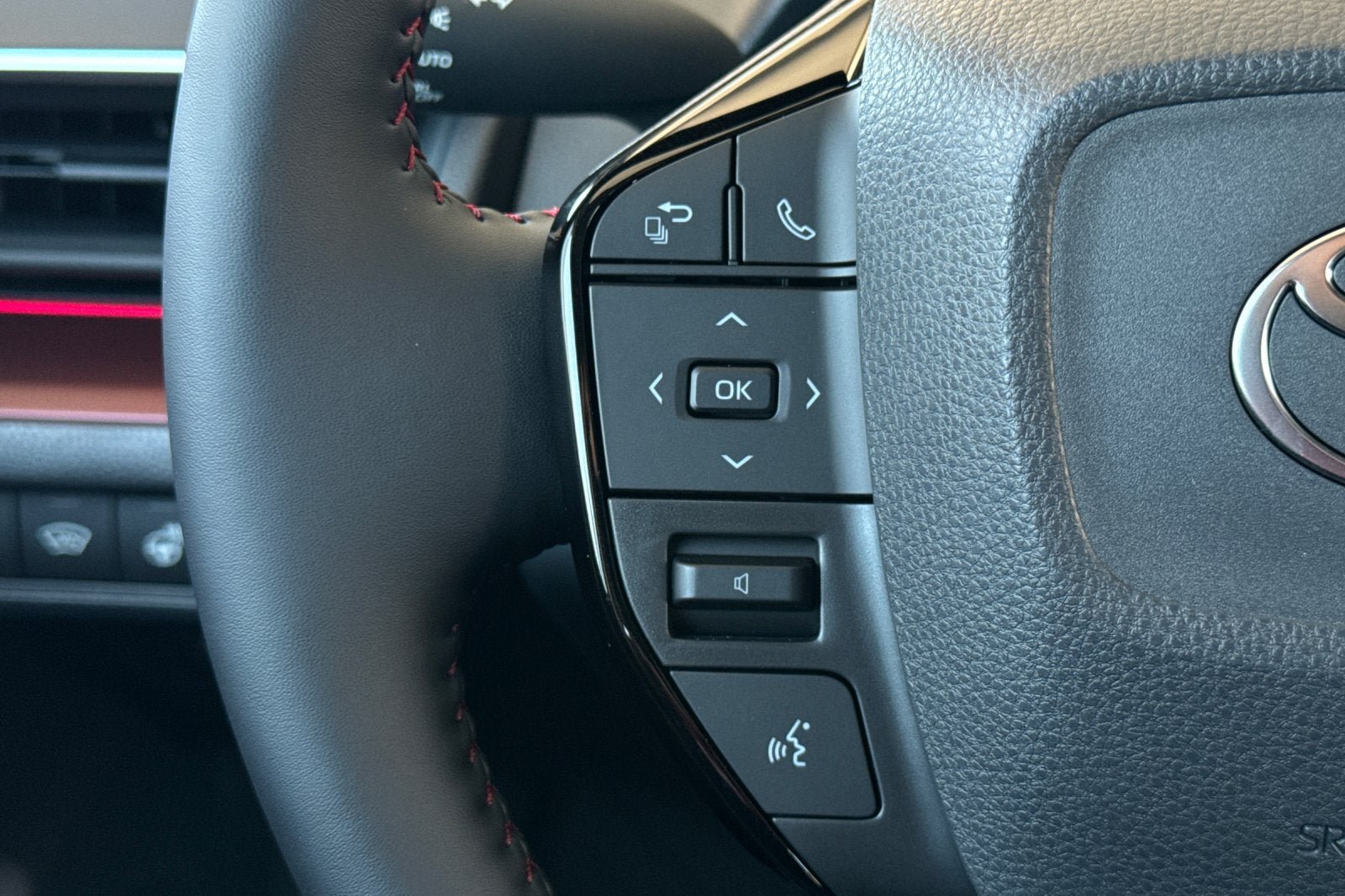 New 2026 Toyota Prius Plug-In Hybrid FWD image 27