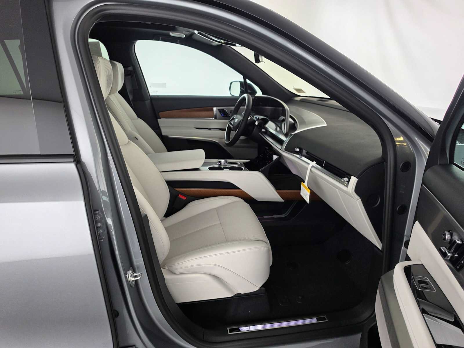 New 2027 Cadillac Vistiq Sport AWD/4WD image 10
