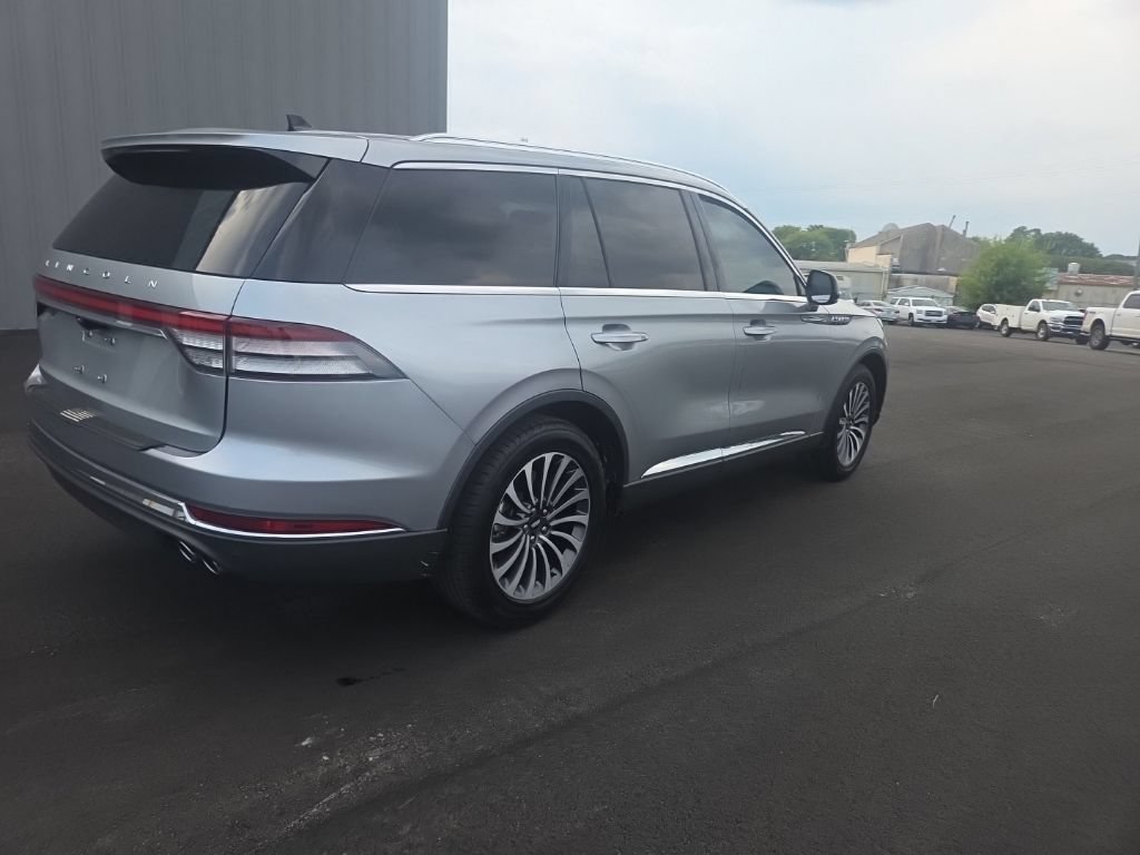 Used 2024 Lincoln Aviator 2WD w/ Premium Package image 9