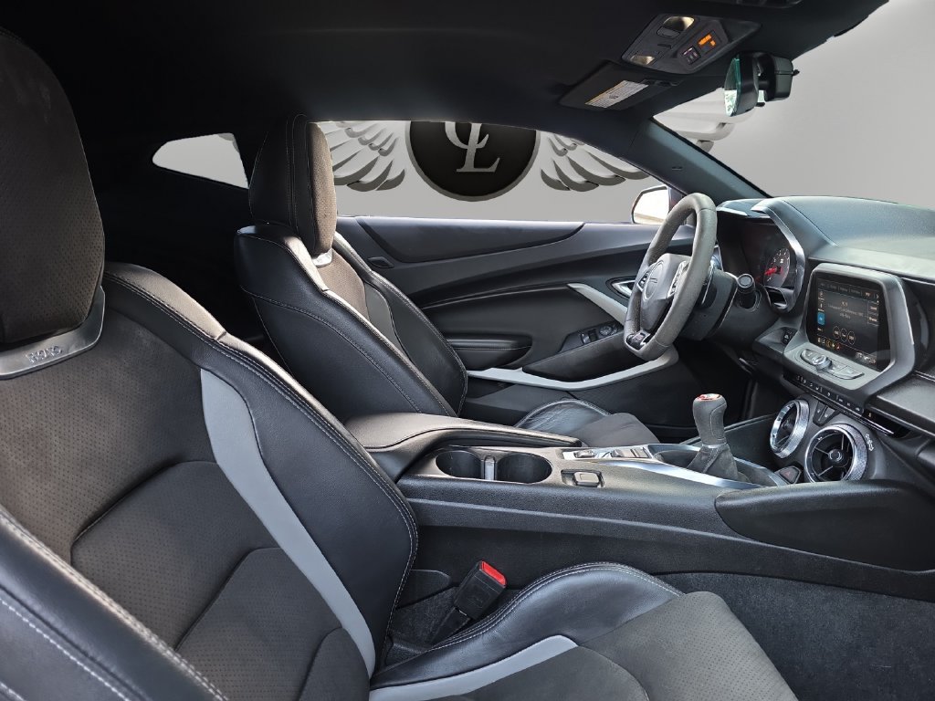 Used 2021 Chevrolet Camaro SS RWD image 13