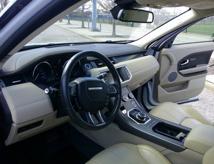 Used 2018 Land Rover Range Rover Evoque SE Premium image 69