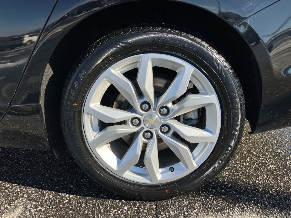 Used 2017 Chevrolet Impala LT image 25