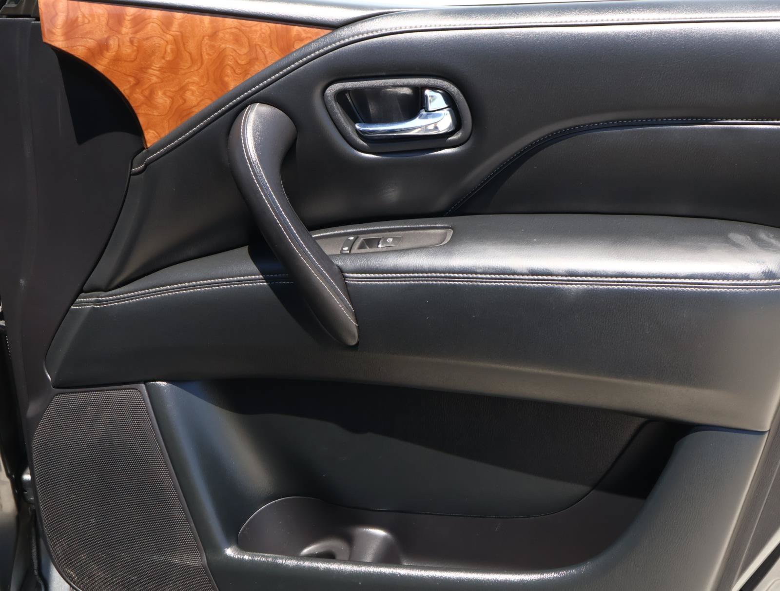 Used 2019 INFINITI QX80 Luxe RWD image 16