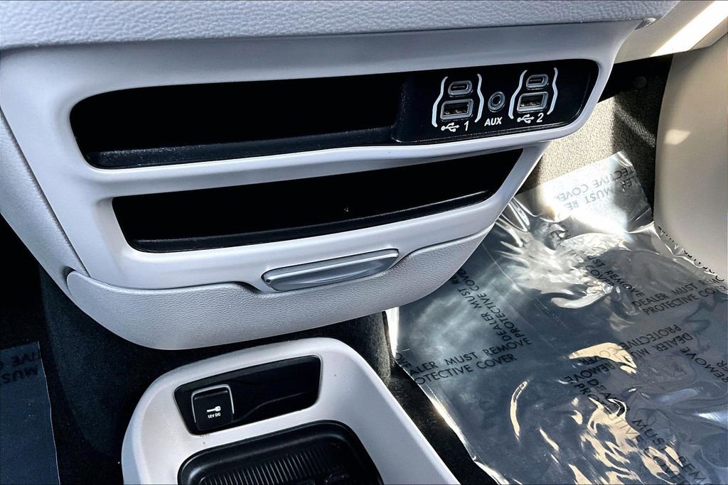 Certified 2024 Chrysler Voyager LX image 12