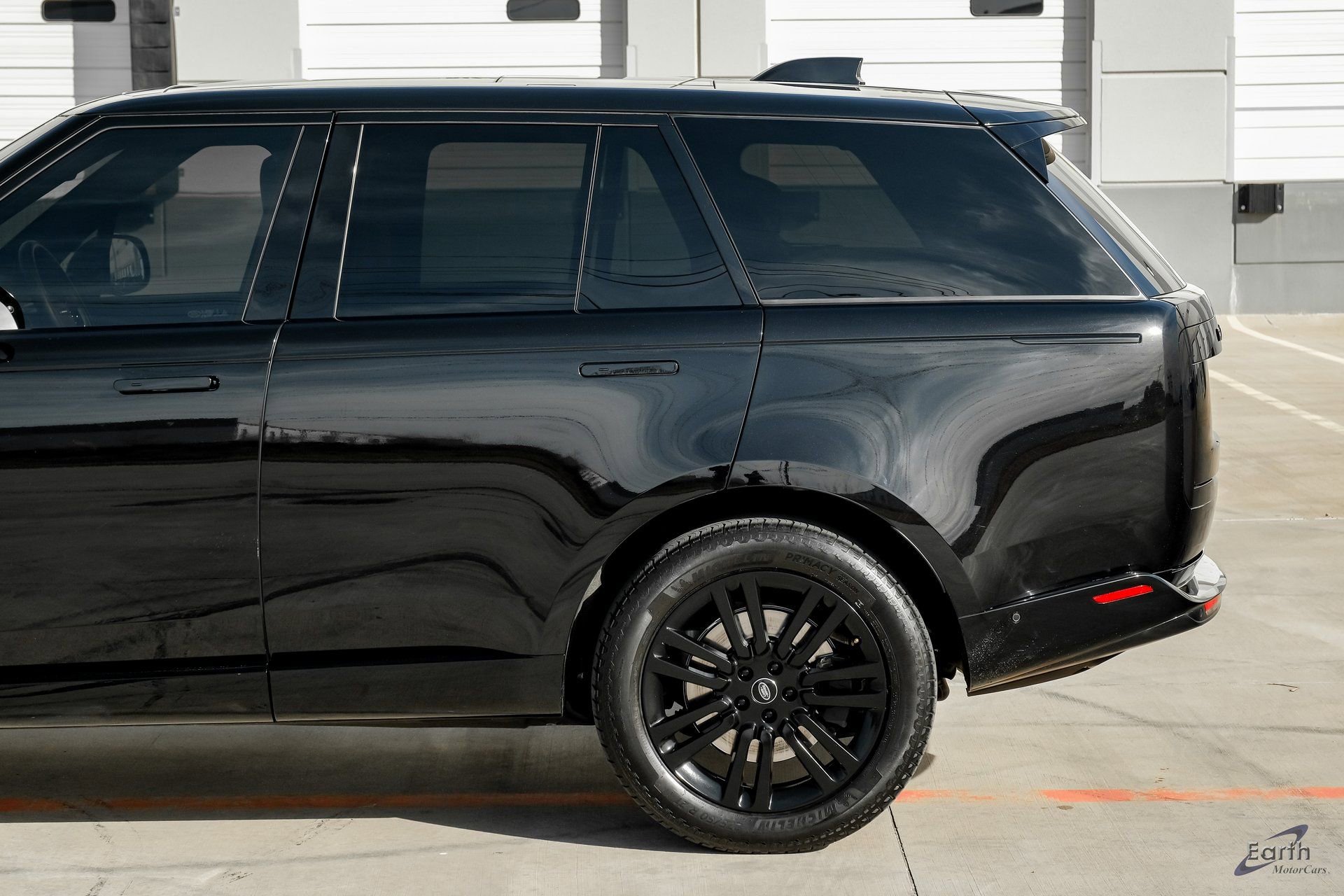 Used 2024 Land Rover Range Rover SE image 9