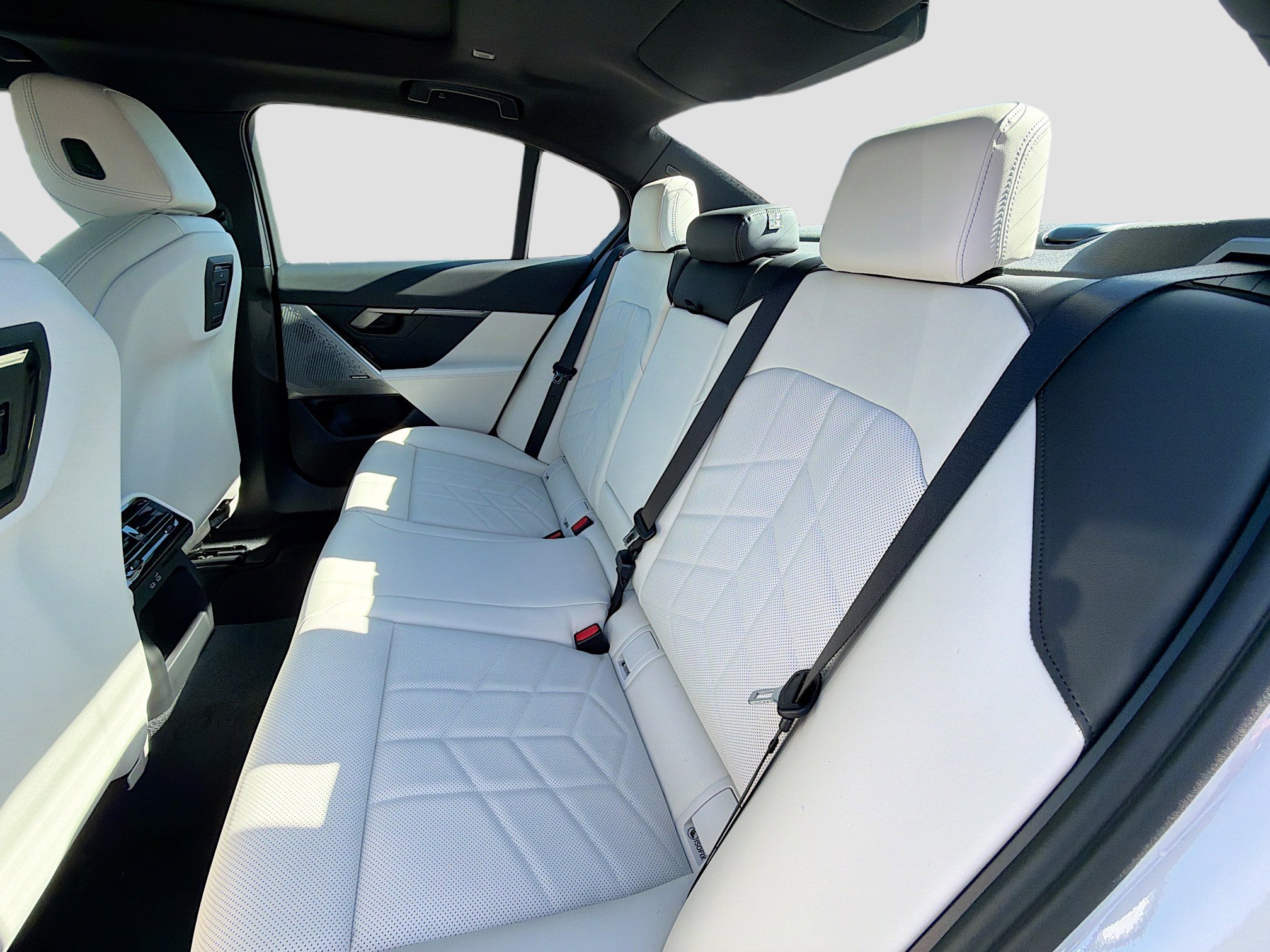 New 2026 BMW 530i w/ Convenience Package image 21