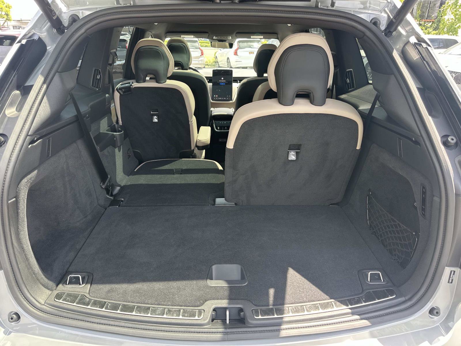 Certified 2025 Volvo EX90 Ultra AWD/4WD image 24