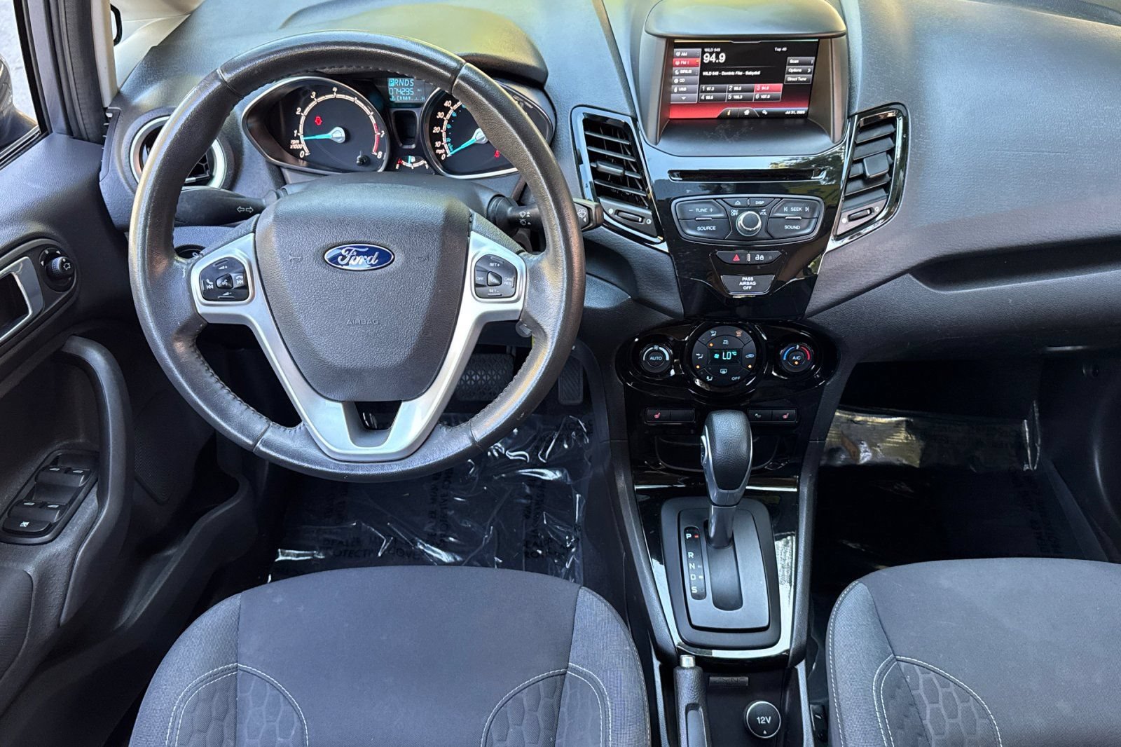 Used 2014 Ford Fiesta SE w/ Equipment Group 201B FWD image 14