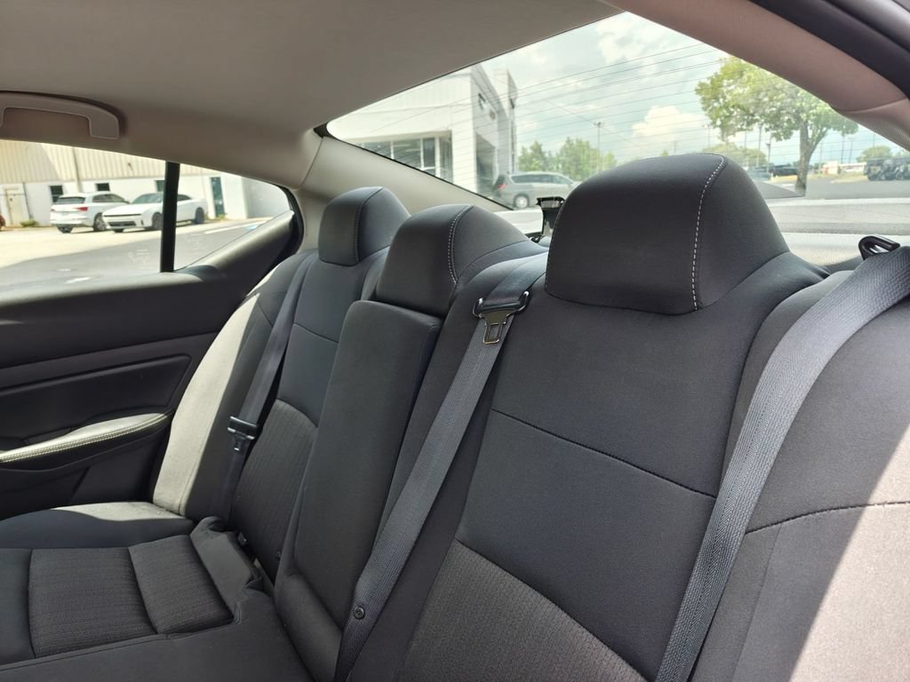 Used 2024 Nissan Altima 2.5 SV FWD image 27