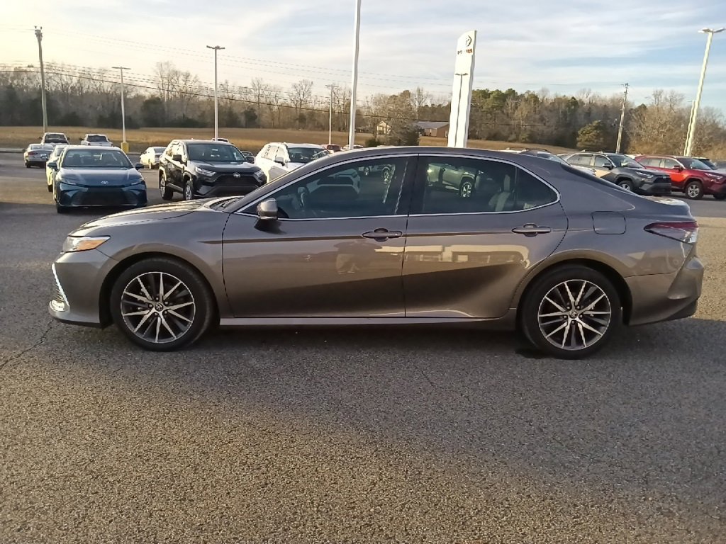 Used 2024 Toyota Camry XLE image 6