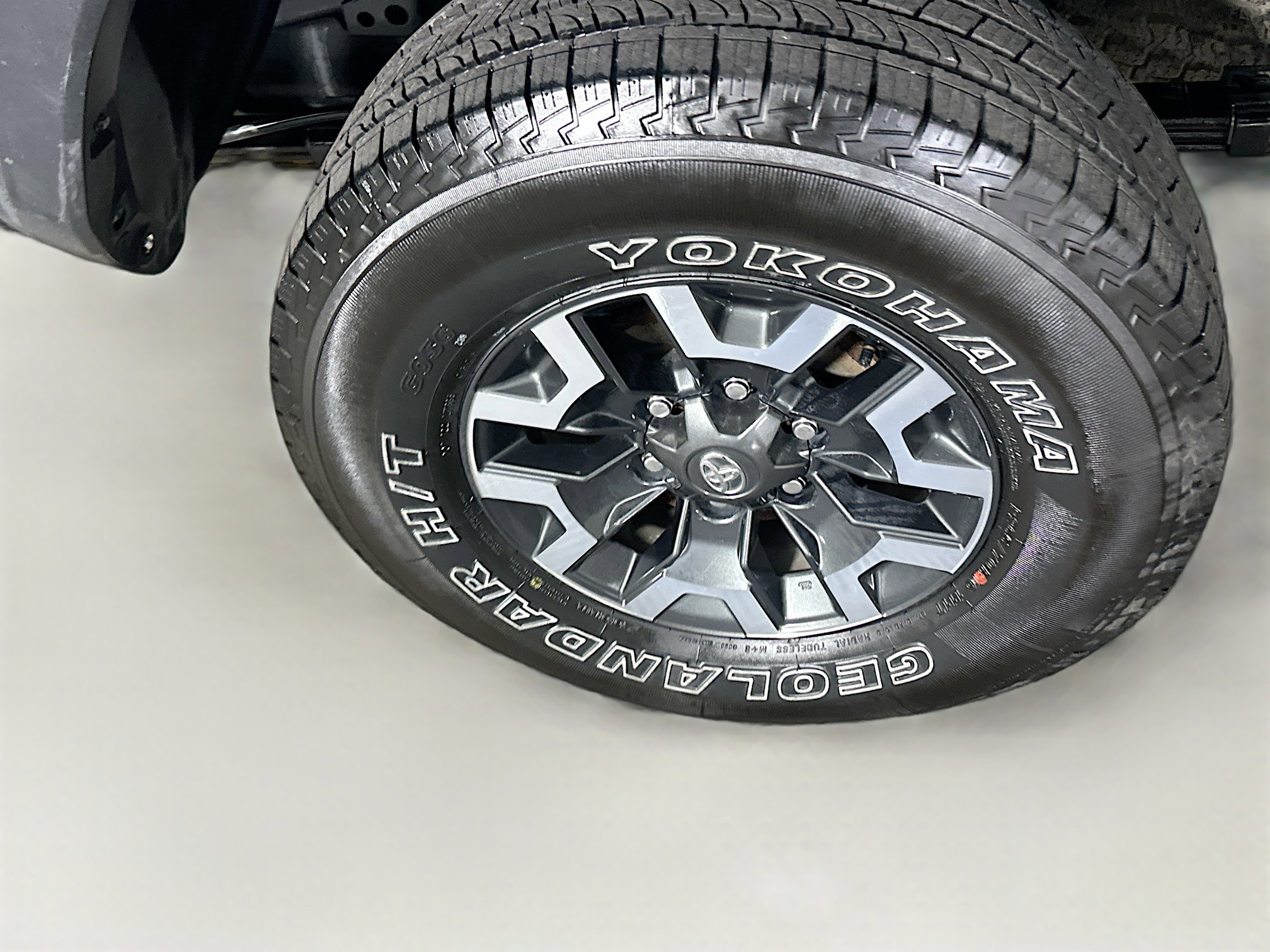 Used 2022 Toyota Tacoma TRD Off-Road image 11