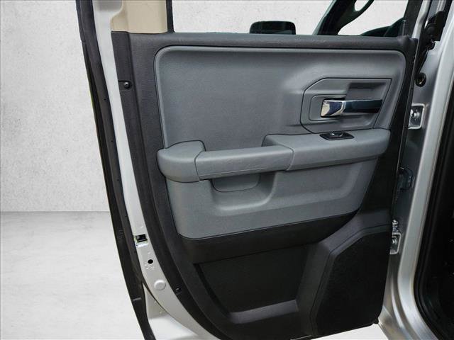 Used 2018 RAM 1500 Classic SLT image 21