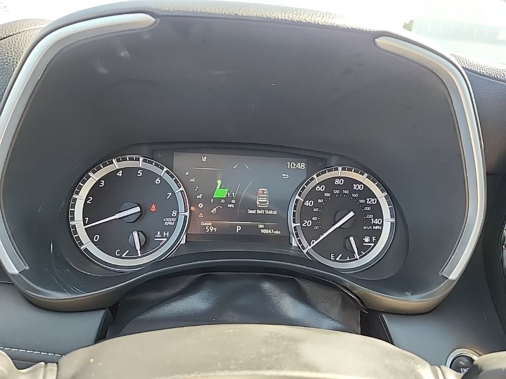 Used 2022 Toyota Highlander XLE AWD/4WD image 17