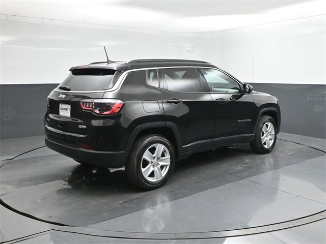 Used 2022 Jeep Compass Latitude w/ Sun and Sound Group image 11