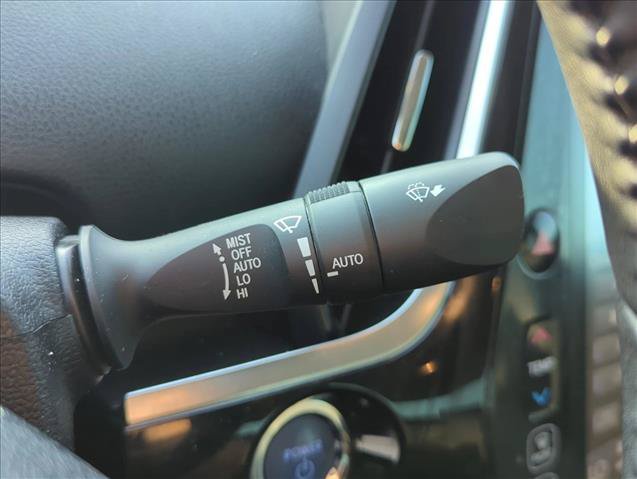 Certified 2020 Toyota Prius Prime Limited FWD image 16