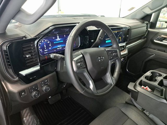 Used 2025 Chevrolet Silverado 2500 LT w/ Trail Boss Package AWD/4WD image 8