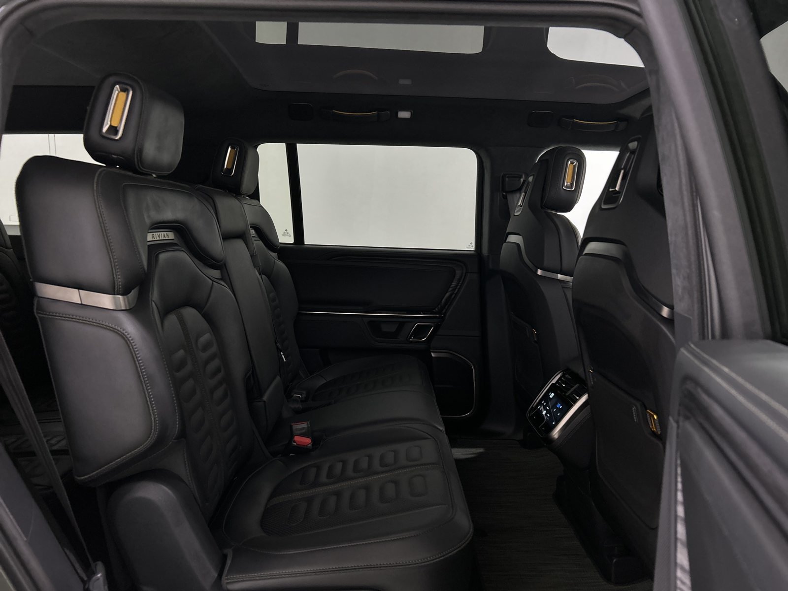 Used 2022 Rivian R1S Launch Edition Quad AWD/4WD image 23