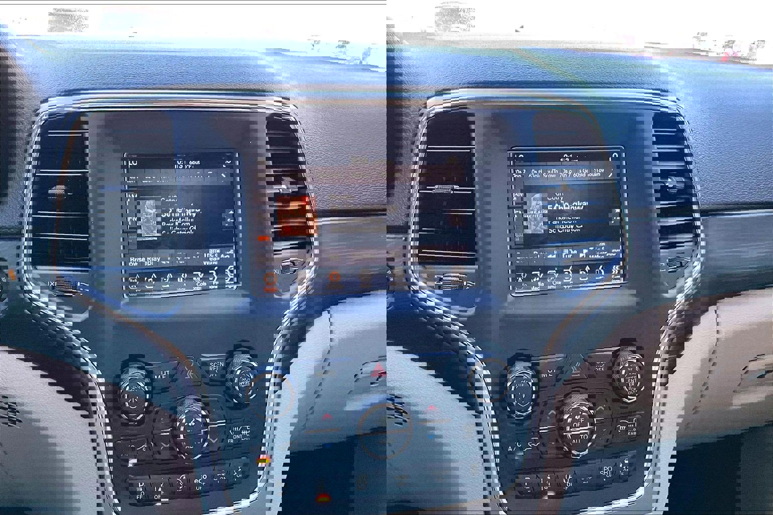 Used 2021 Jeep Grand Cherokee Laredo image 15