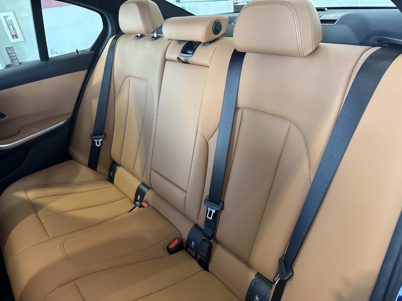 Used 2024 BMW 330e image 13