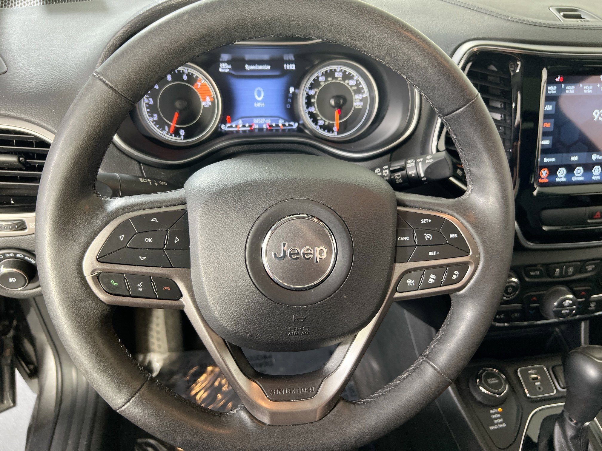 Used 2022 Jeep Cherokee Limited image 11