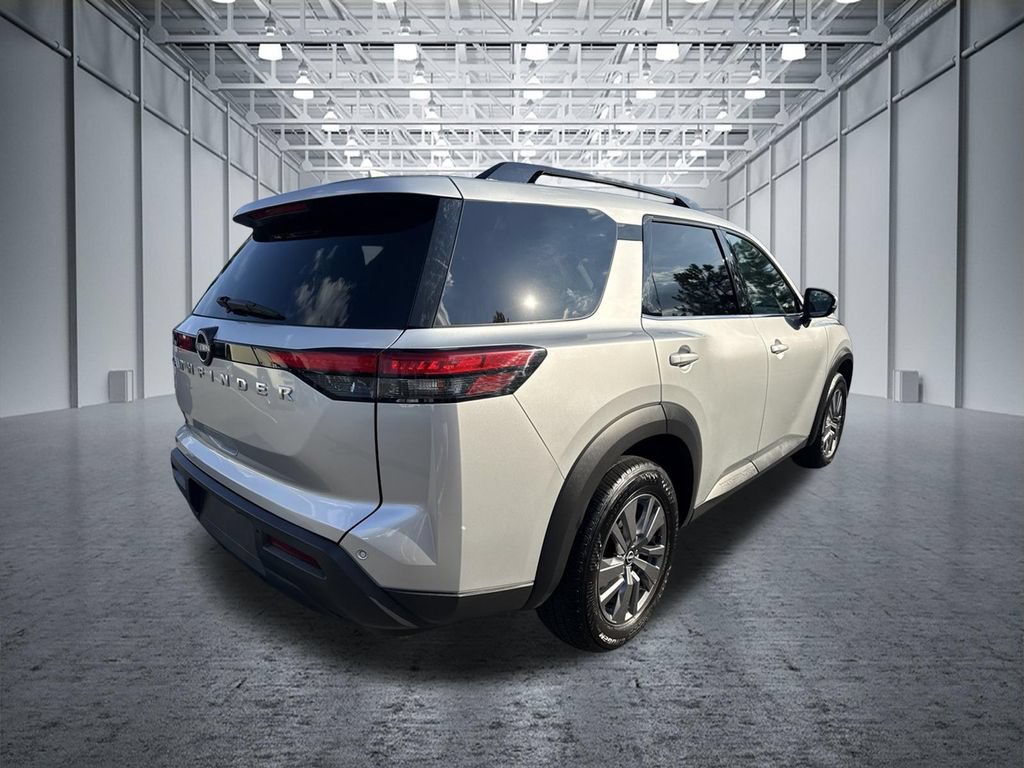 Used 2025 Nissan Pathfinder SV FWD image 9