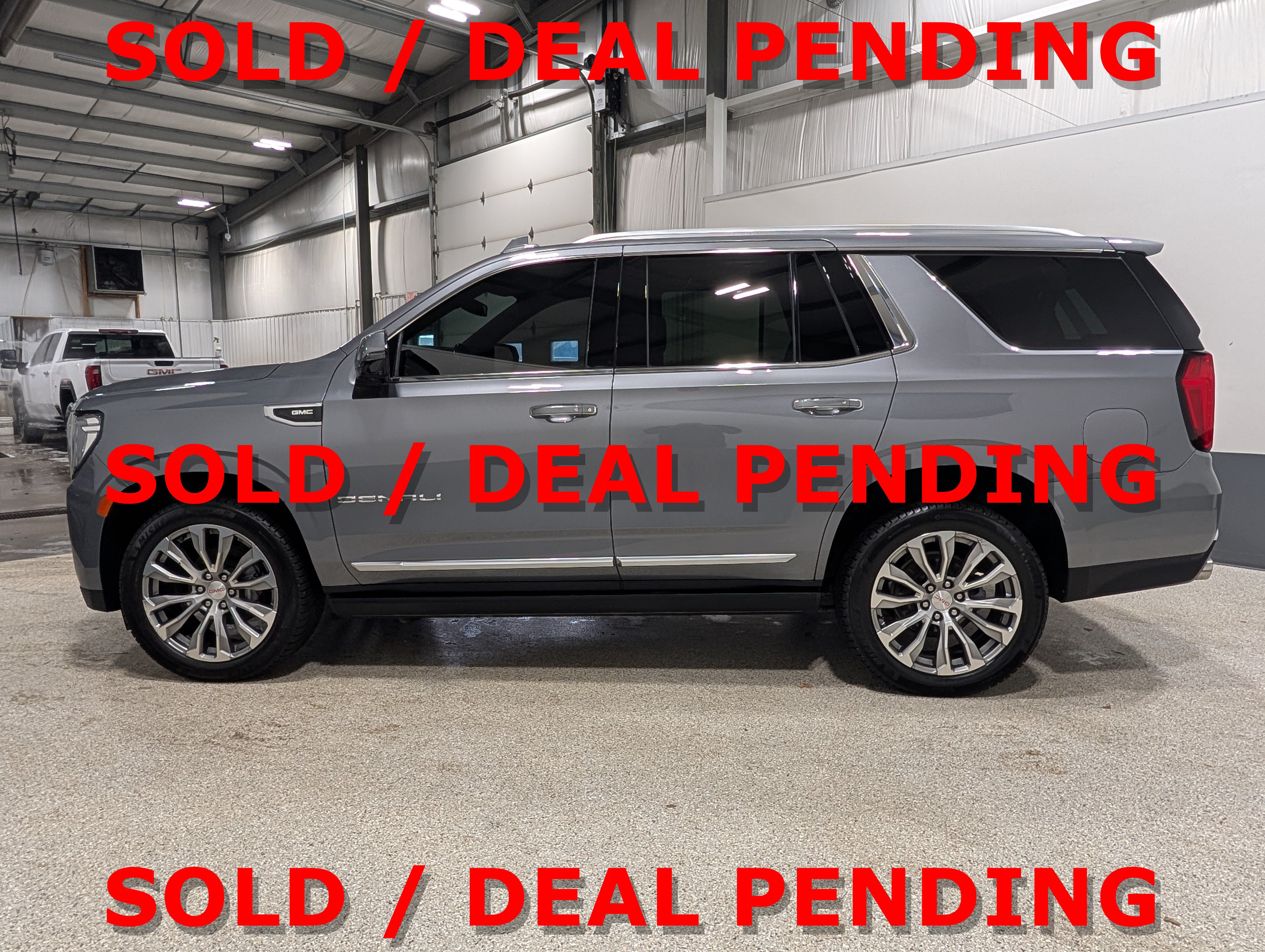 Used 2022 GMC Yukon Denali AWD/4WD image 5