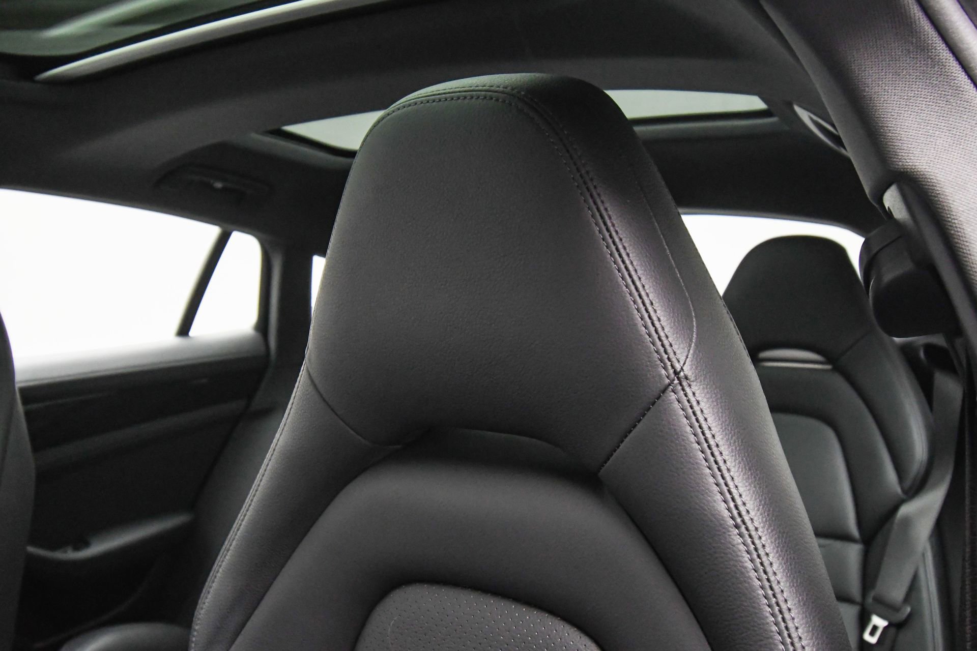 Used 2022 Porsche Panamera 4S image 52