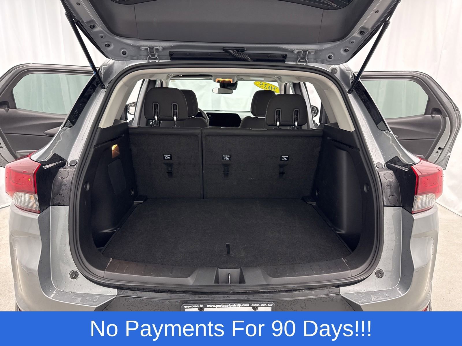 Used 2025 Chevrolet TrailBlazer LT AWD/4WD image 38