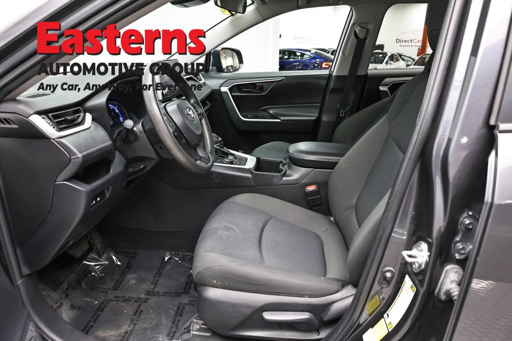 Used 2023 Toyota RAV4 LE AWD/4WD image 13