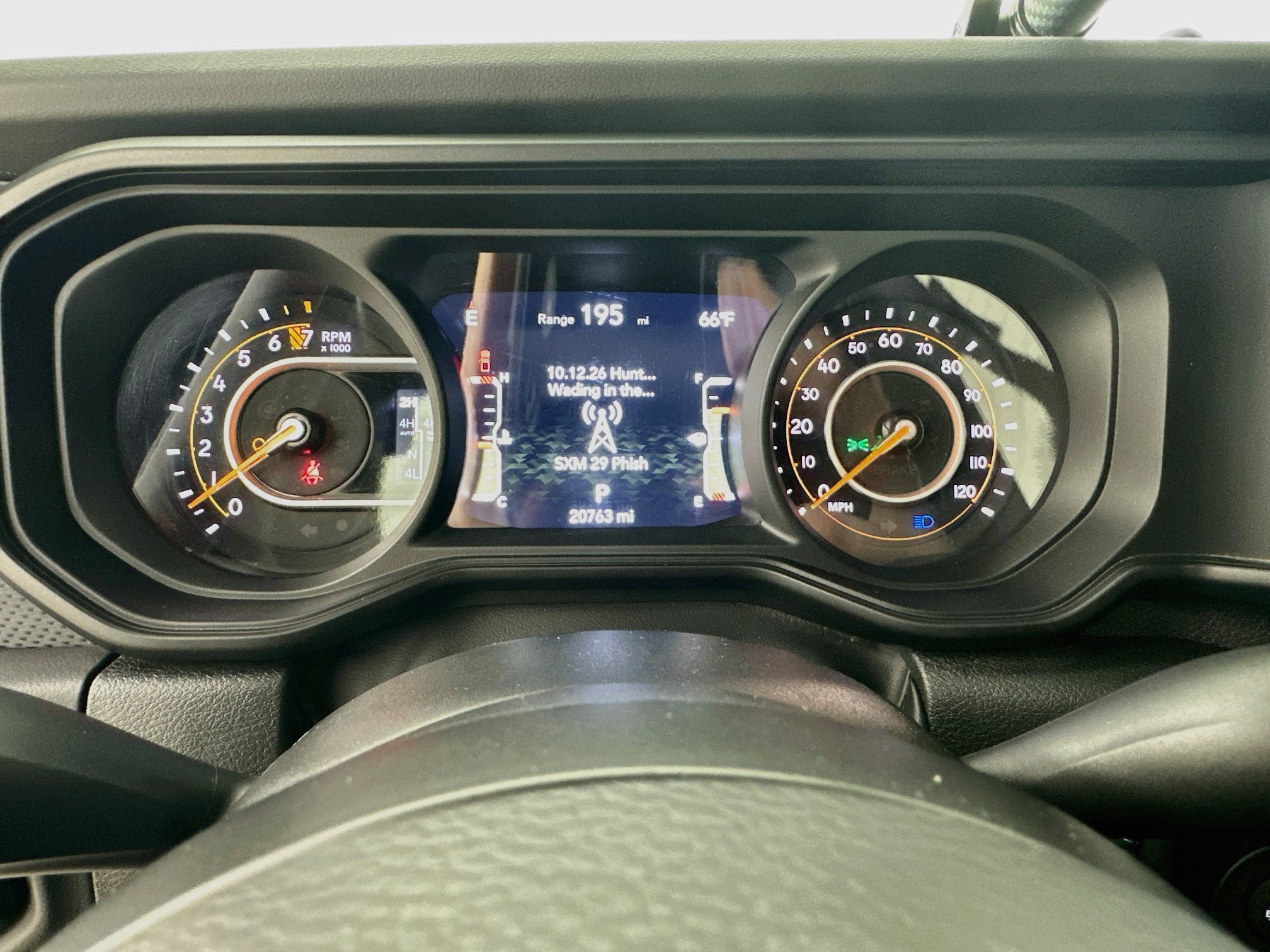 Used 2025 Jeep Gladiator Rubicon AWD/4WD image 14