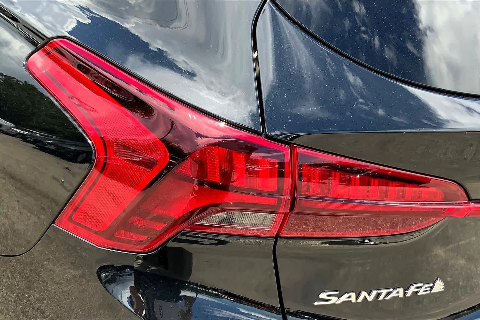 Used 2021 Hyundai Santa Fe SE FWD image 27