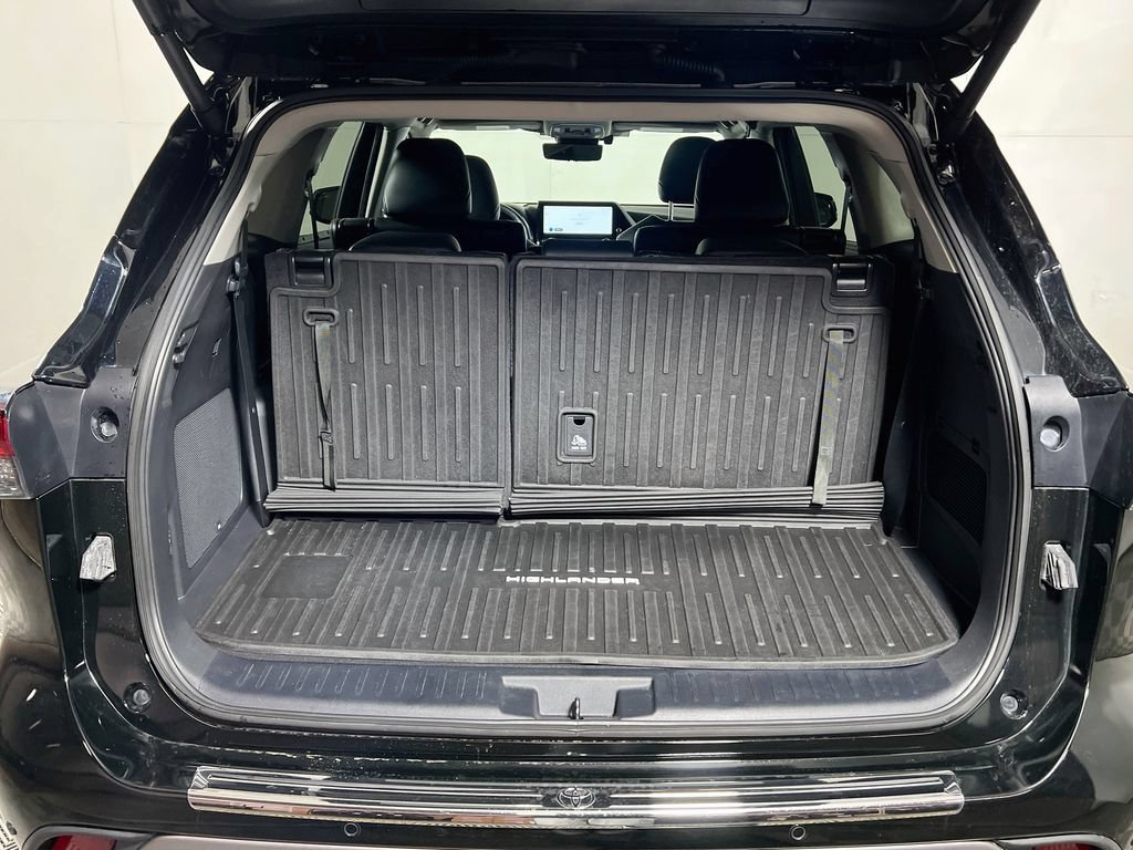 Certified 2024 Toyota Highlander Platinum AWD/4WD image 23