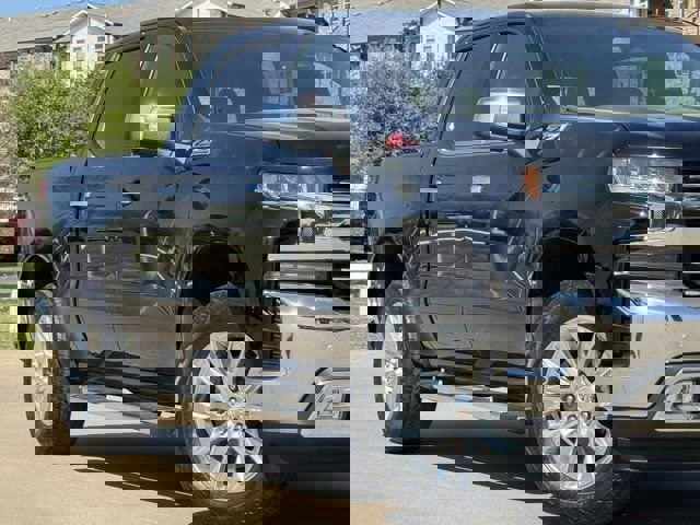 Used 2022 Chevrolet Silverado 1500 LTZ image 3