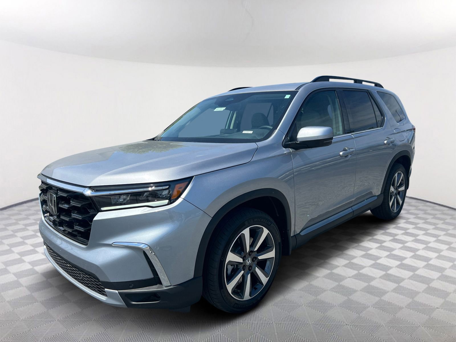 New 2025 Honda Pilot Touring image 4