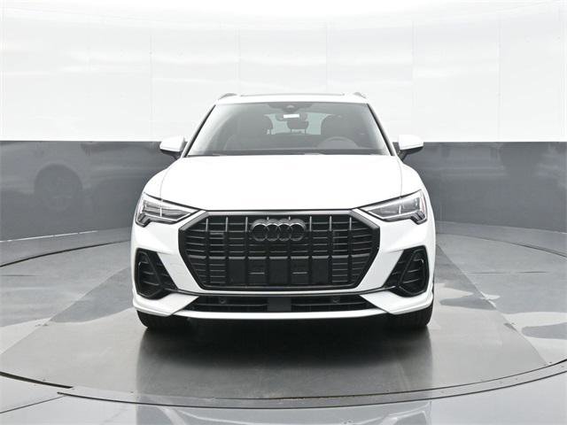 New 2025 Audi Q3 2.0T Premium image 2