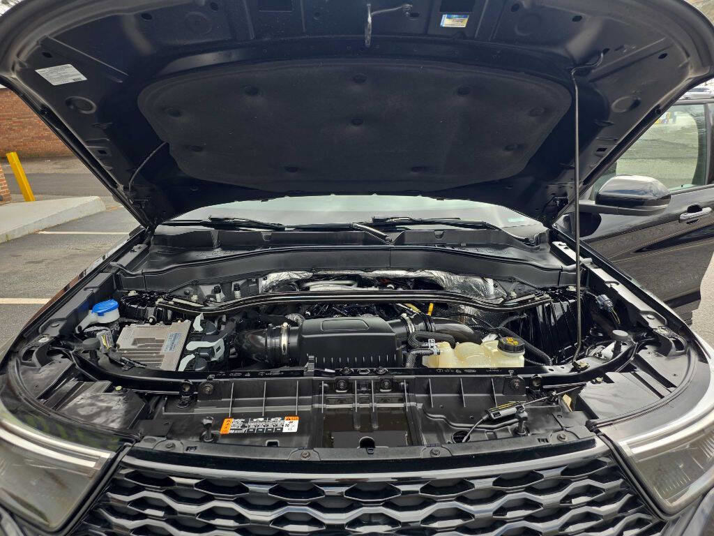 Used 2020 Ford Explorer ST w/ ST Street Pack image 31