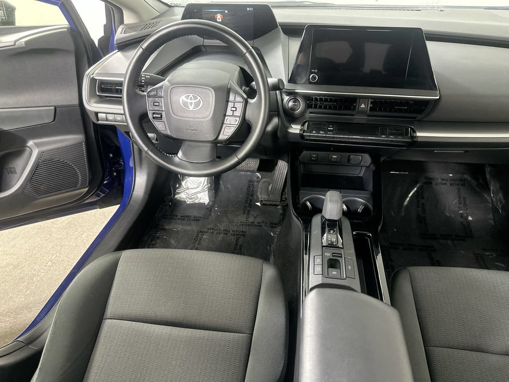Used 2025 Toyota Prius LE FWD image 15