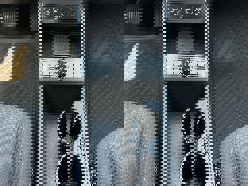 Used 2024 Hyundai Kona SEL w/ Convenience Package image 27