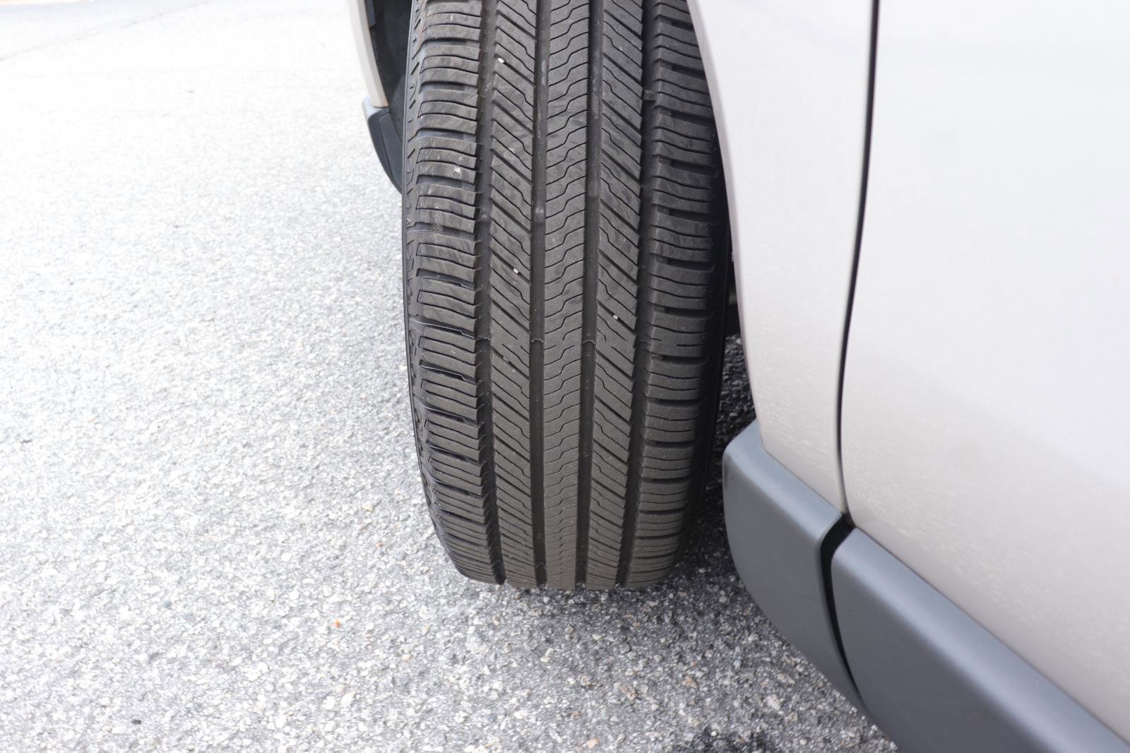 Used 2021 Toyota Venza Limited image 39