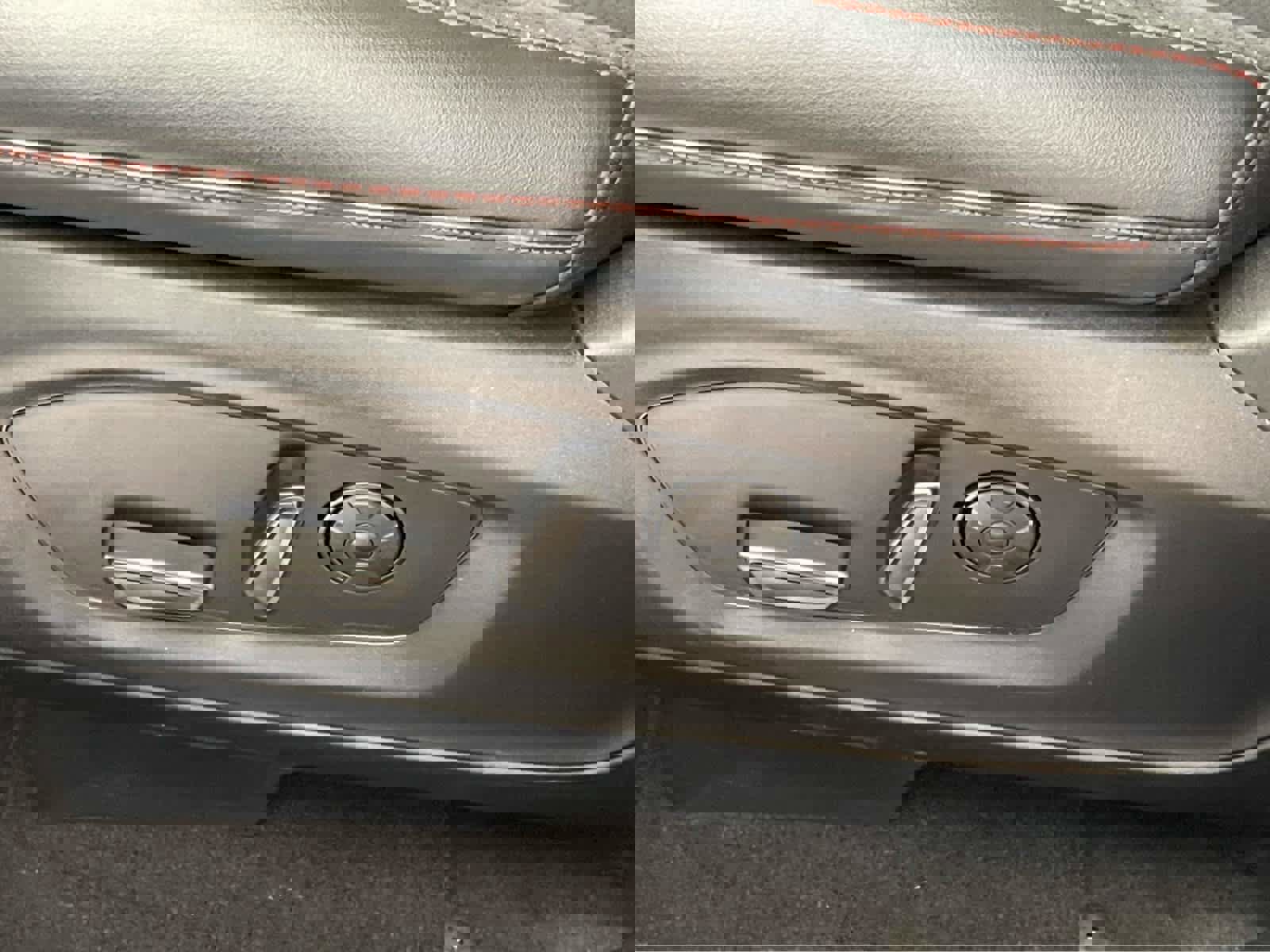 Used 2025 Ford Explorer ST w/ Sun And Sound Package AWD/4WD image 19