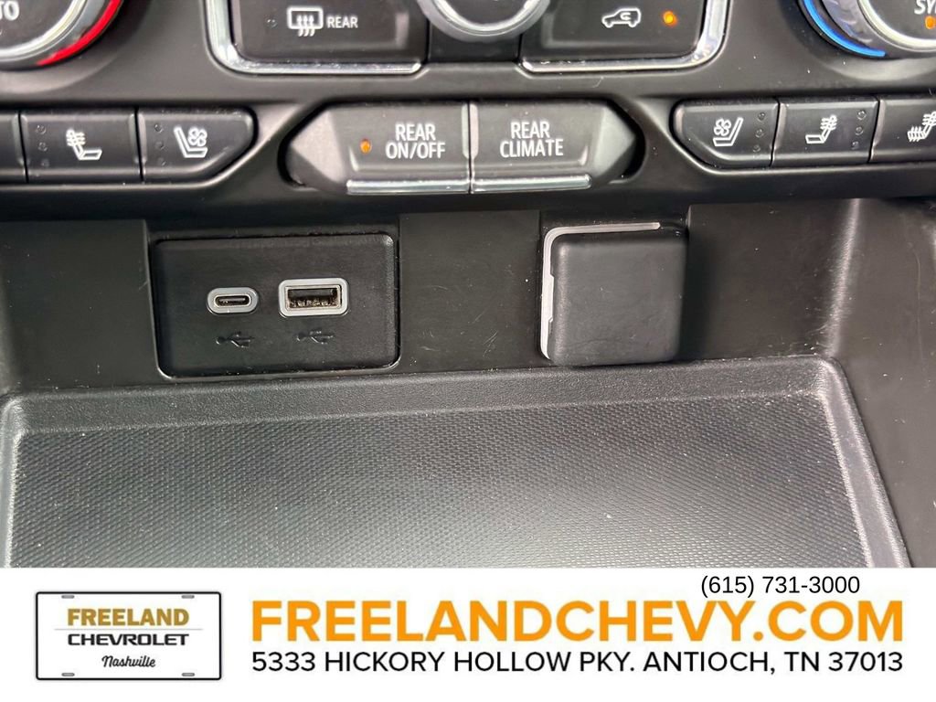 Used 2023 Chevrolet Suburban Premier image 35