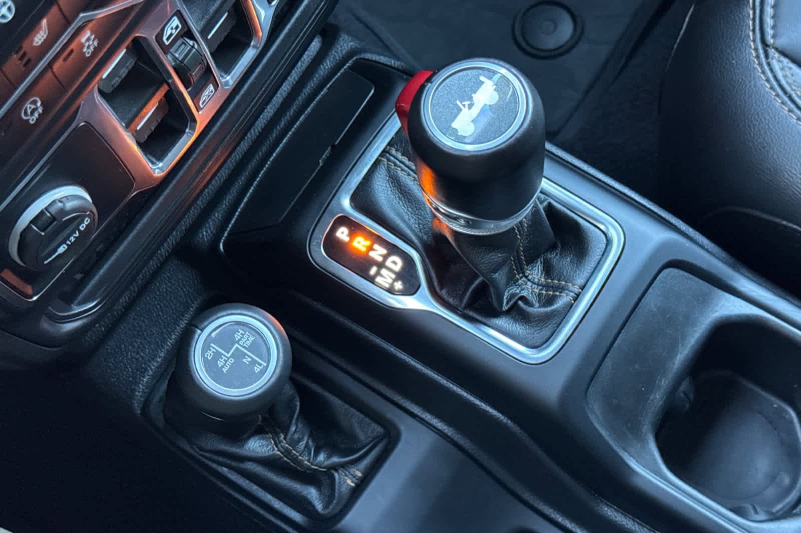 Used 2022 Jeep Wrangler Unlimited Sahara AWD/4WD image 24