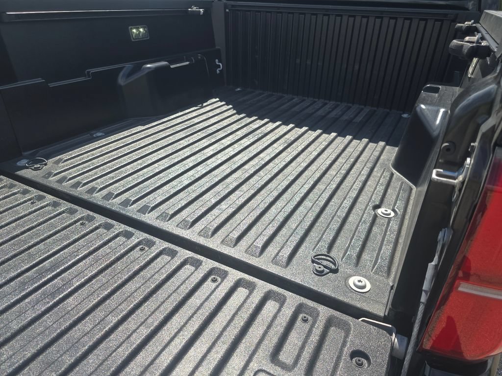 Used 2025 Toyota Tacoma TRD Sport AWD/4WD image 17