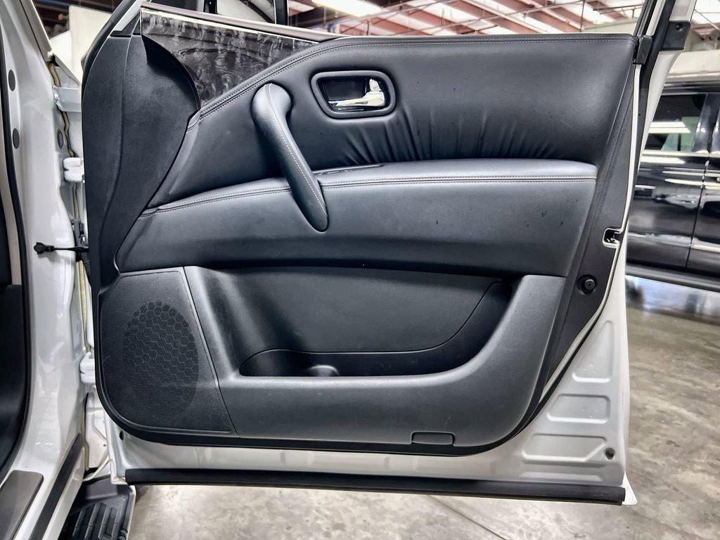 Used 2023 Nissan Armada Platinum w/ Captain's Chairs Package RWD image 33