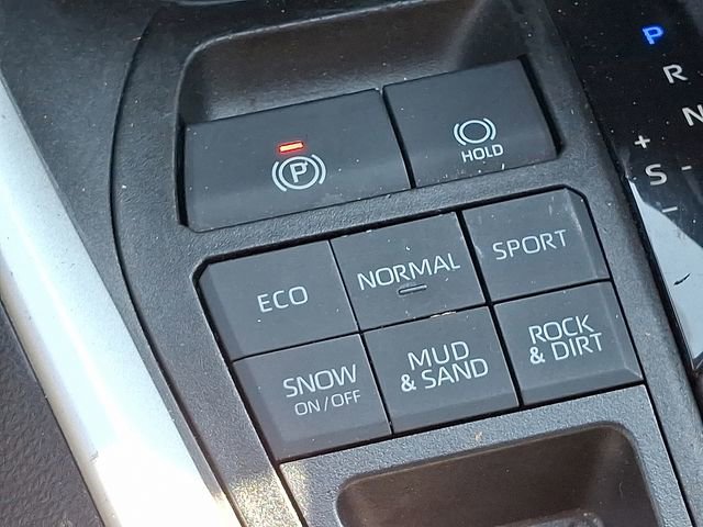 Used 2021 Toyota RAV4 XLE image 28