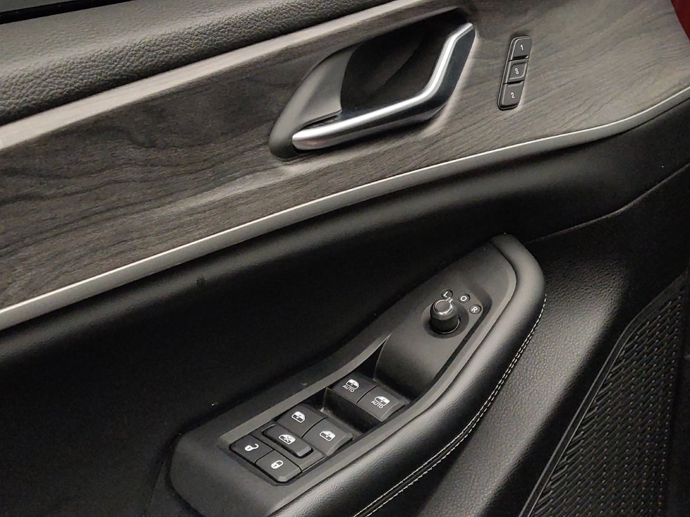 Used 2023 Jeep Grand Cherokee L Limited AWD/4WD image 27