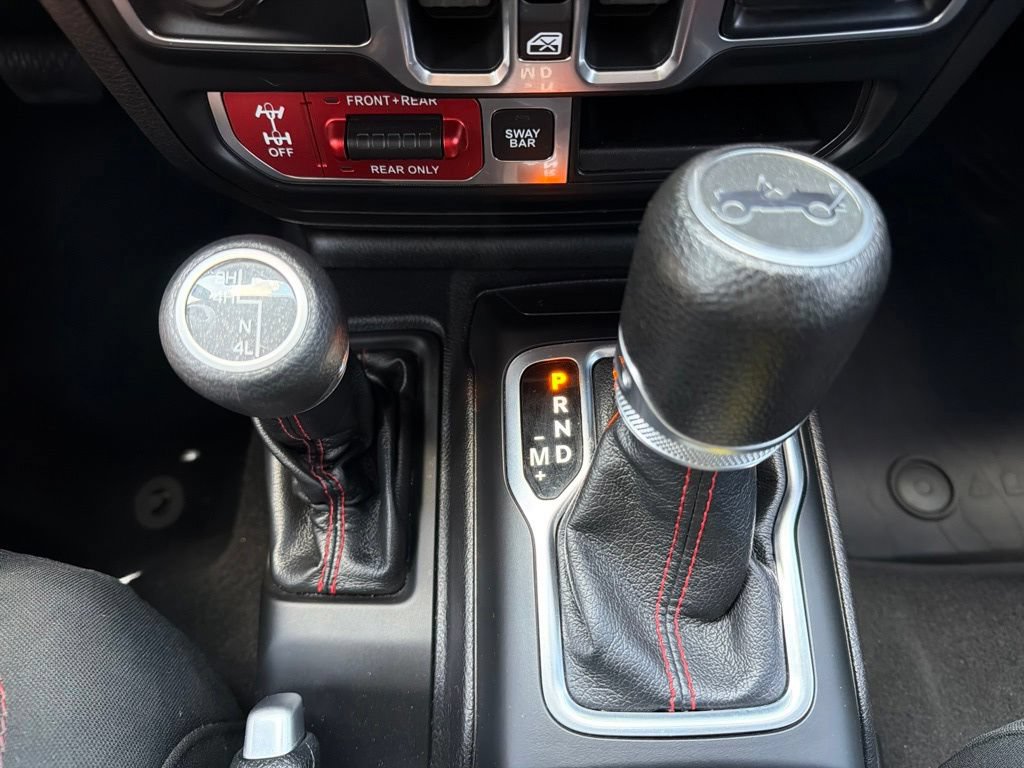 Used 2018 Jeep Wrangler Unlimited Rubicon AWD/4WD image 38